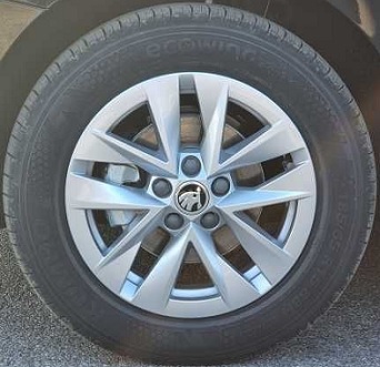 SKODA LM +KU 185/65-15 88H ECOWINGES31 ZILVER